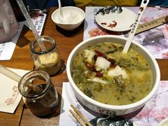 -渝是乎酸菜鱼(龙旗购物中心店)