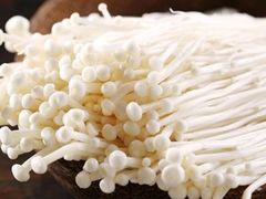 金针菇-田园石锅鱼