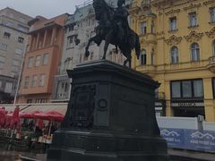 -耶拉契奇总督广场