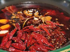 传统牛油锅底-有拈头成都市井火锅(老门东店)
