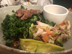 煎牛肉能量BOWL配烟熏三文鱼-Wagas沃歌斯(环贸店)