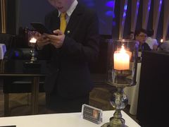 酷酷的小姐姐-西山人家·二十年老字号农家菜(旺山店)