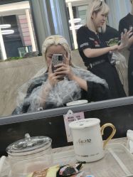-AKOZO Beauty Salon