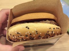 -麦当劳(轻轨曹杨路店)