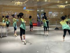 -炫艺舞蹈培训中心(枫尚奥特莱斯店)