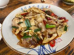 鲜笋回锅肉-漫山居私汤民宿全竹宴