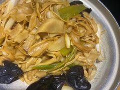 油焖干笋-吕氏疙瘩汤·海鲜新鲁菜(凯德mall新都心店)