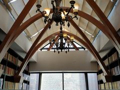 -钟书阁(松江泰晤士小镇店)