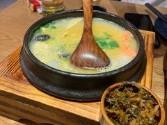 蒙自过桥米线-麦麦山云南菜(复地活力城店)