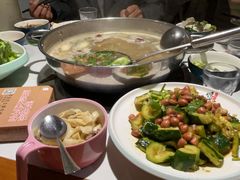 -乡土黄·鲜牛肉火锅·小龙虾(兴业街店)
