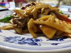 -天天向上素食餐厅(五台山店)