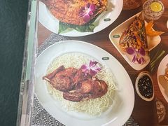 -Chom Cafe and Restaurant