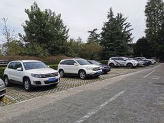 -上海和裕一汽丰田特约店-停车场