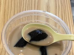 -八婆婆烧仙草(曾厝垵店)