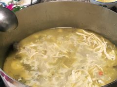 酸菜鱼锅-江南鱼捞(北仑银泰城店)
