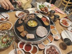 -江南猪肉商会无限续吃(弘大店)