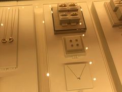 -Tiffany & Co.蒂芙尼
(广州太古汇店)