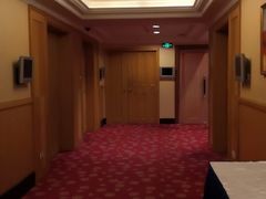 -深圳富苑皇冠假日套房酒店