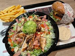 圣塔芭芭拉科布沙拉-The Habit Burger Grill 哈比特汉堡(复兴soho店)