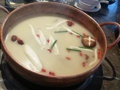 -三人行骨头王火锅(长寿店)