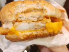 双层深海鳕鱼堡-麦当劳(东急新天地店)