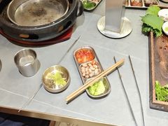 -围炉肉舍•炭烤活鳗•丹东海鲜烤肉(步行街店)