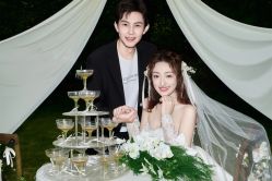 -水晶之恋婚纱摄影(北京总店)