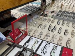 -罗伯特眼镜·蔡司官方授权(罗湖国贸店)