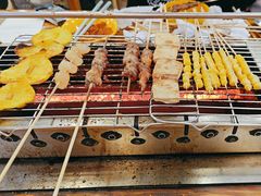 -哈尔滨小酒馆·鲜肉现穿自助烧烤(康新花园店)