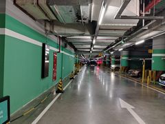 -白玉兰广场停车场