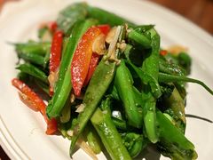 炒时令蔬菜-LIVSO Chef里所·CAFE&BISTRO(珠江新城店)