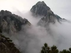 -黄山阿拉酒店(黄山风景区换乘中心店)