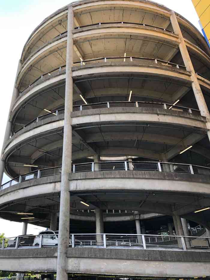 宜家家居停车场(宝山店)