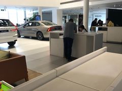 -杭州中沃沃尔沃4S店(滨江区店)