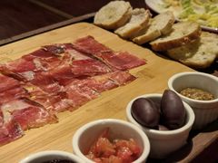 -恰餐厅及酒吧 CHAR Bar & Grill (北京丽都皇冠假日店)