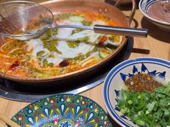 -洱火云南酸菜牛肉火锅(石景山当代商城店)