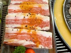 -山野的朋友露营炭火烤肉