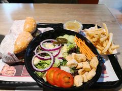 -The Habit Burger Grill 哈比特汉堡(复兴soho店)