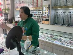 -朱师傅眼镜·蔡司·依视路·尼康(市先进店)