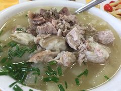 萝卜炖肘子-荣生萝卜汤饭店