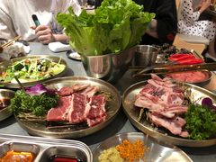 -围炉肉舍•炭烤活鳗•丹东海鲜烤肉(步行街店)