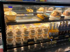 面包甜点陈列柜-HELLO 27 意面·沙拉·帕尼尼