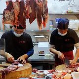 梧桐树下的老洋房露台真牛肉火锅