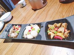 海味三联-东来菜馆•手抓海鲜家常菜•海鲜锅贴(鸽子窝店)
