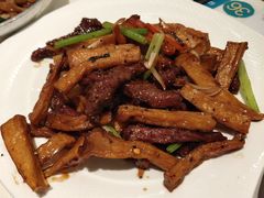 蜜椒汁杏鲍菇牛柳丝-太兴餐厅(东方广场分店)
