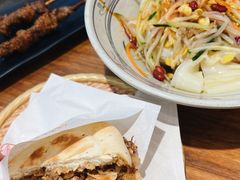 -陇上秦轩西安biangbiang面(朝龙汇店)
