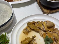 -沪华海鲜大酒楼(南汇店)