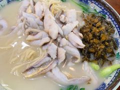 招牌黄鱼面-明呈黄鱼面馆(斜土路店)