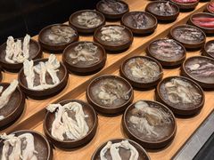 -钱小奴海鲜自助黑金店(杭州滨江龙湖店)