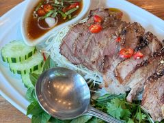 -Chom Cafe and Restaurant